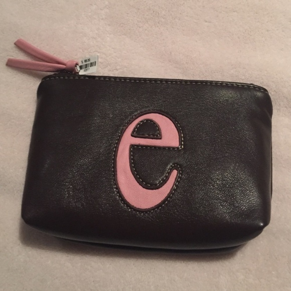 E cosmetic case